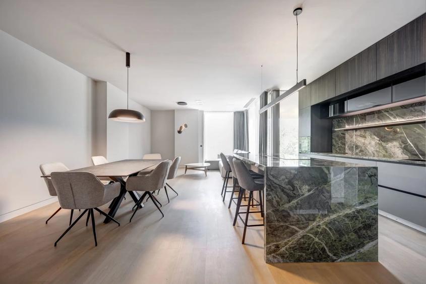 Apartament cu 3 camere decomandat în Floreasca