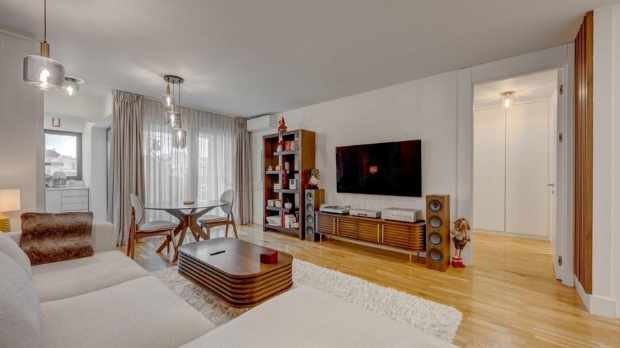 Apartament cu 2 camere semidecomandat, mobilat în Barbu Văcărescu