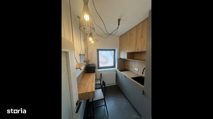 Apartament cu 3 camere semidecomandat în Central