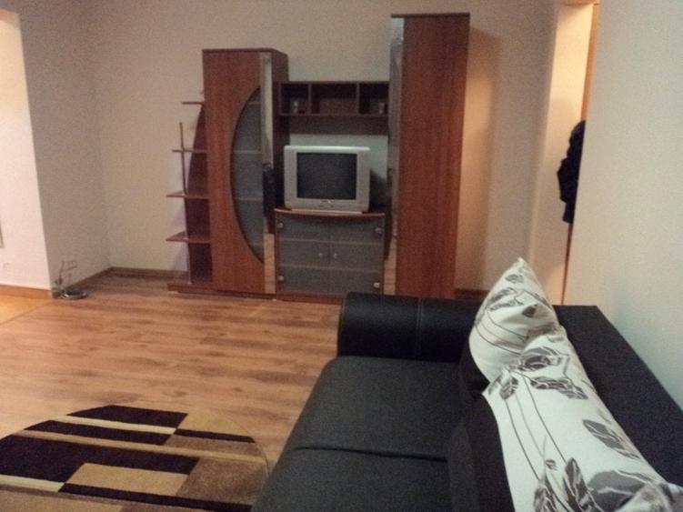 Apartament cu 2 camere semidecomandat, mobilat în Progresul