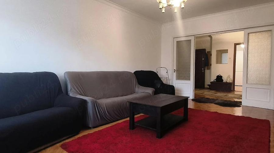 Apartament cu 4 camere decomandat în Central