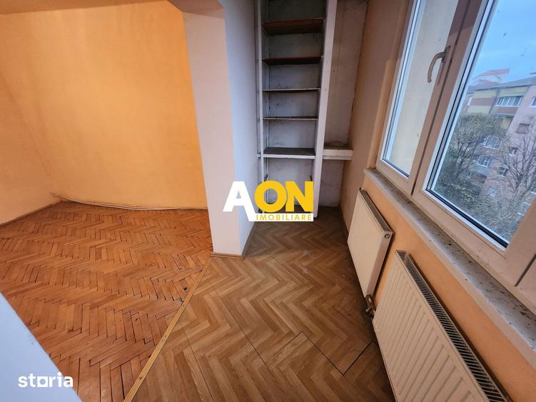 Apartament cu 3 camere în Cetate