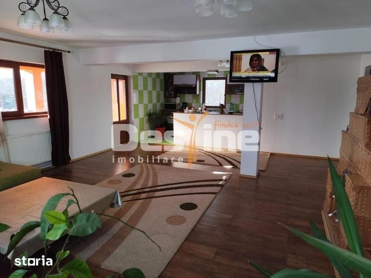 Casă cu 6 camere cu Teren 2756 Mp în Central