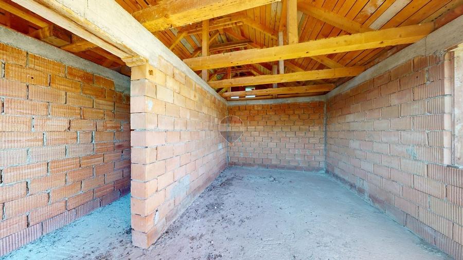 Casă individuală cu 5 camere cu Teren 1000 Mp în Cristian