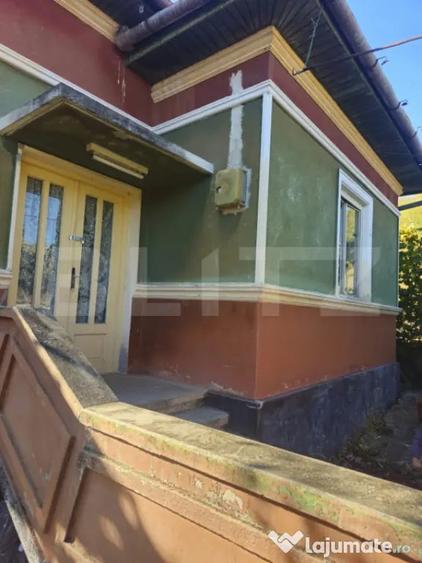 Casă cu 2 camere cu Teren 3200 Mp în Central