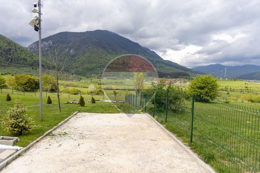 Teren Construcții intravilan de 1100 mp, în Bran