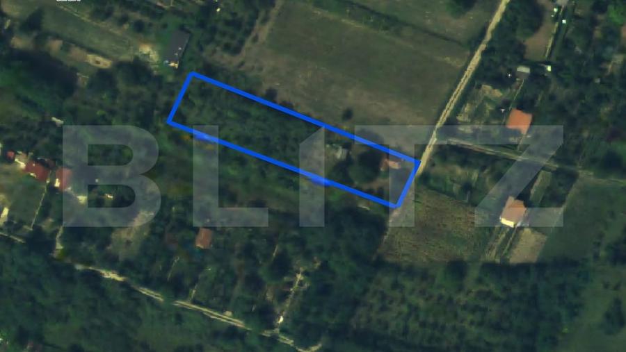 Teren Construcții intravilan de 2366 mp, în Bercu Roșu