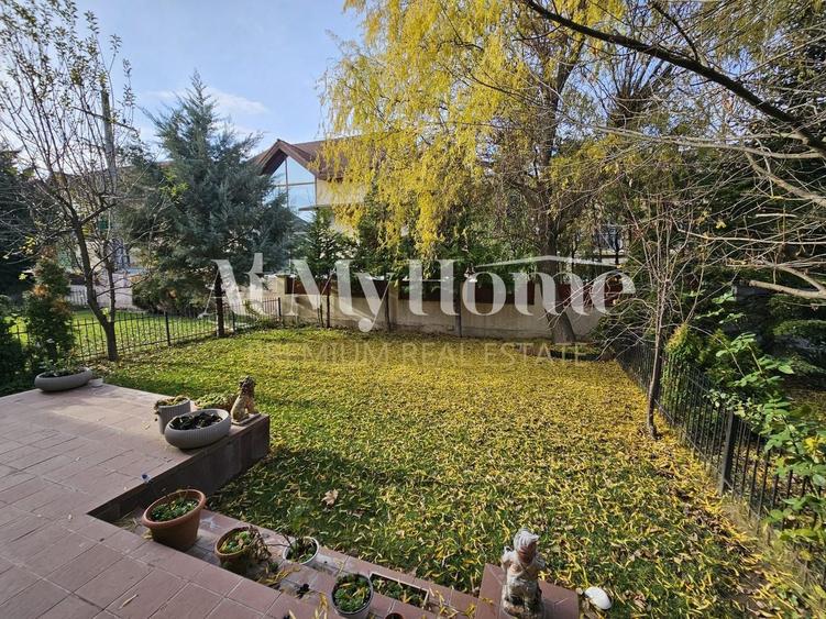 Duplex cu 6 camere cu Piscina în Iancu Nicolae