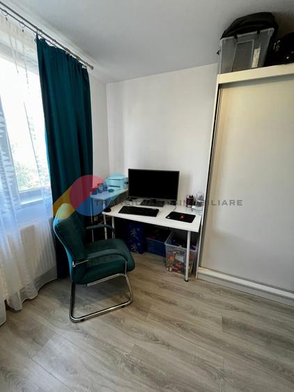 Apartament cu 3 camere semidecomandat, mobilat în Zorilor