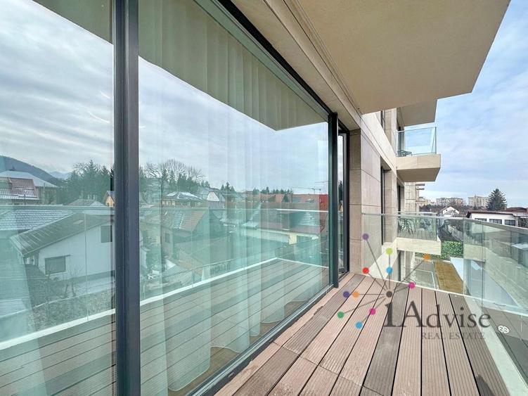 Apartament cu 3 camere decomandat, mobilat în Central