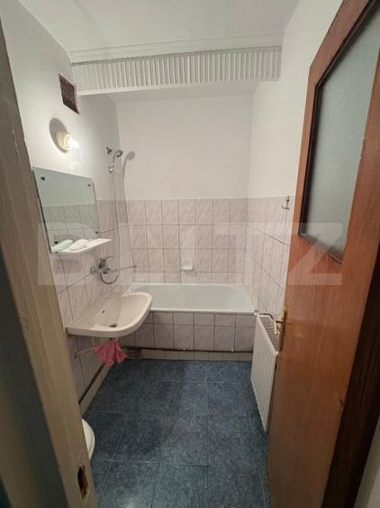 Apartament cu 2 camere semidecomandat în Craiovei