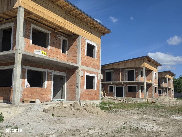 Casă cu 4 camere cu Teren 600 Mp în Central