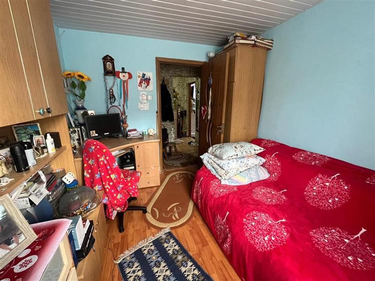 Apartament cu 3 camere decomandat, mobilat în Vest