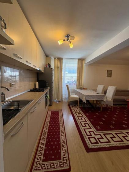 Apartament cu 3 camere semidecomandat în Florești — fotografia 1