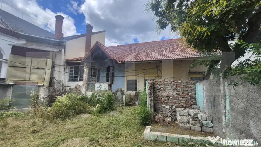 Apartament cu 4 camere semidecomandat în Central
