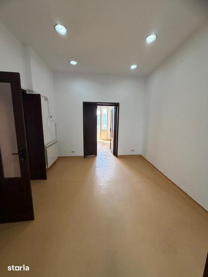 Apartament cu 5 camere în Centrul Istoric