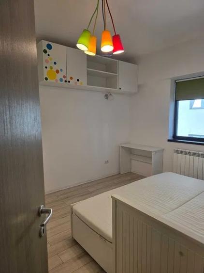 Apartament cu 3 camere decomandat în Lujerului