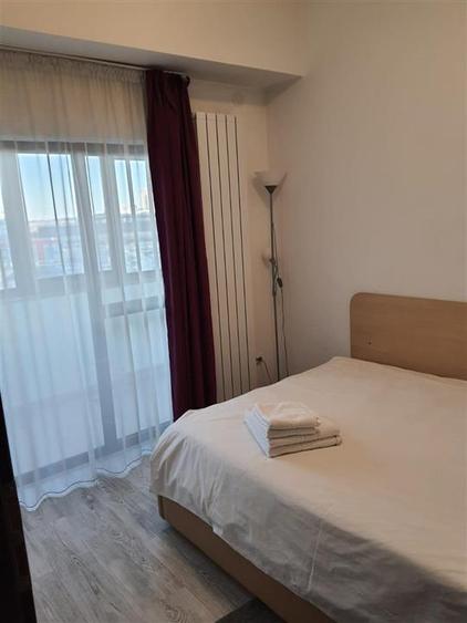 Apartament cu 3 camere decomandat în Palat