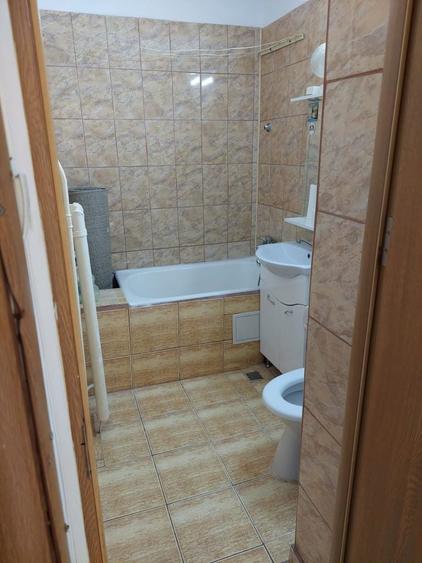 Inchiriez apartament cu 2 camere semidecomandat Zina Uioara in Berceni sectorul 41800 RON - 2
