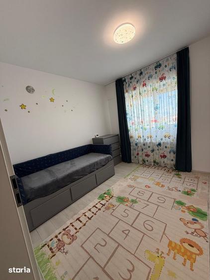 Apartament cu 3 camere decomandat, mobilat în Apărătorii Patriei