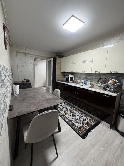 Apartament cu 3 camere, mobilat în Viziru 3