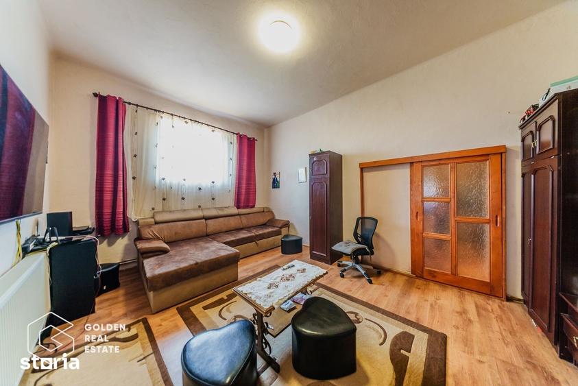 Casă cu 3 camere cu Teren 1778 Mp în Central