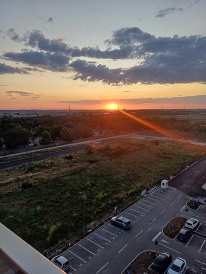 Apartament cu 2 camere decomandat, mobilat în Prelungirea Ghencea