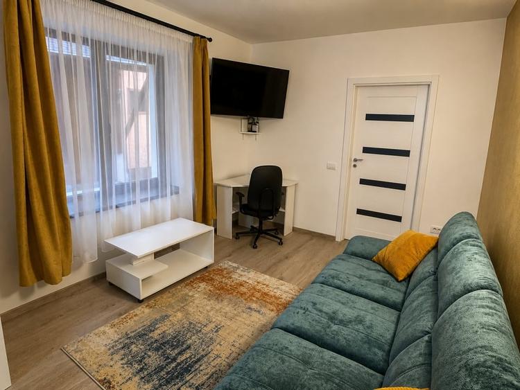 Apartament cu 2 camere semidecomandat, mobilat în Centrul Istoric