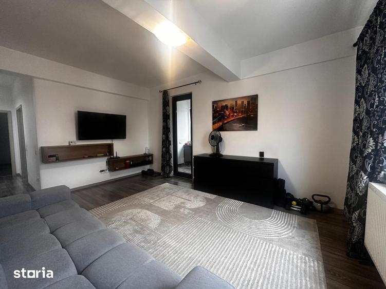 Apartament cu 3 camere, mobilat în Berceni