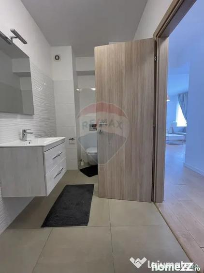 Apartament cu 4 camere semidecomandat în Pipera