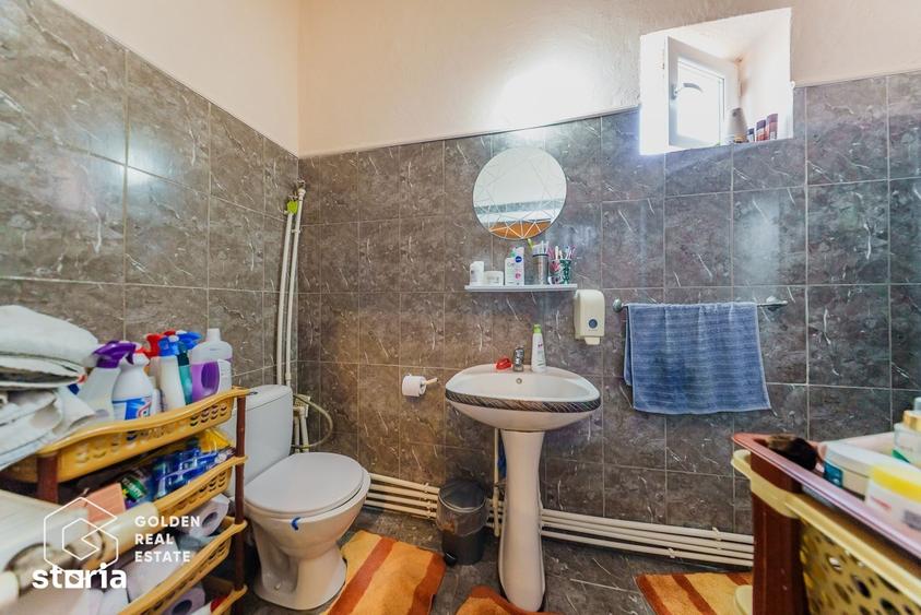 Casă cu 3 camere cu Teren 1778 Mp în Central