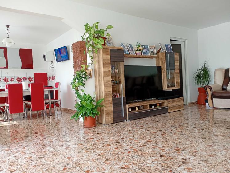 Casă cu 2 camere în Nisipari