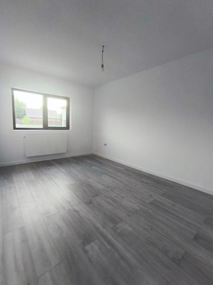 Casă individuală cu 5 camere cu Canalizare în Valea Lupului