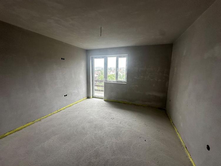 Casă individuală cu 5 camere cu Canalizare în Exterior Est