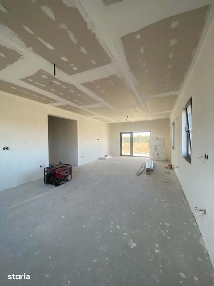 Casă cu 4 camere decomandat cu Teren 410 Mp în Bercu Roșu