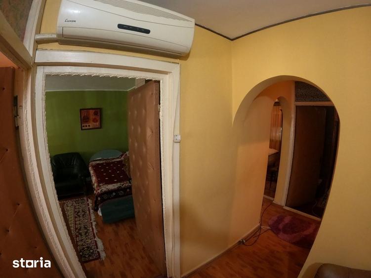 Apartament cu 4 camere decomandat în Central