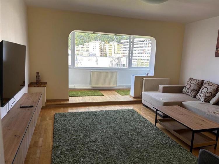 Apartament cu 3 camere decomandat, mobilat în Răcădău