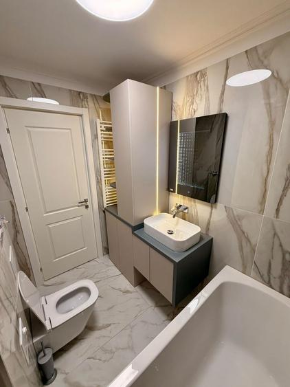 Apartament cu 3 camere decomandat, mobilat în P-ța Unirii