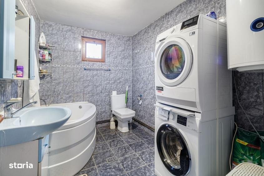 Casă cu 4 camere cu Teren 2000 Mp în Periș