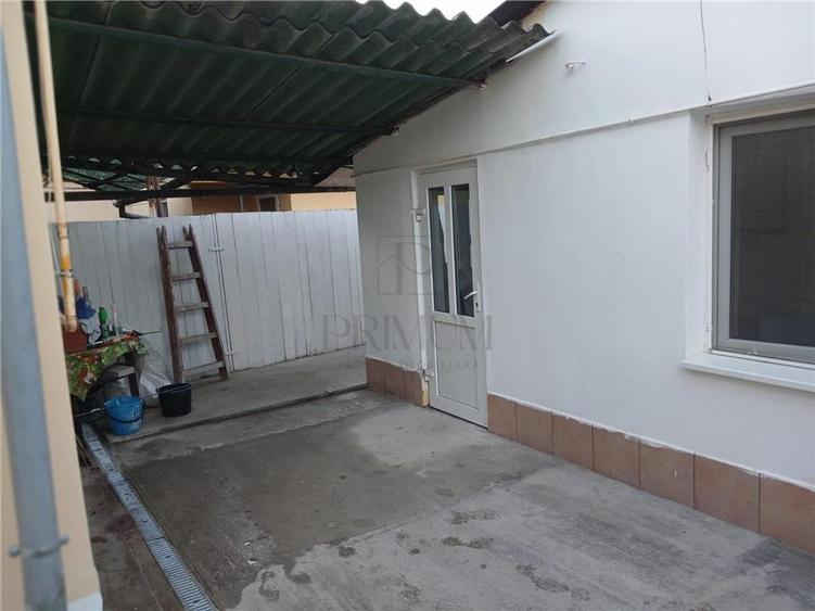 Duplex cu 4 camere cu Canalizare în Plopi