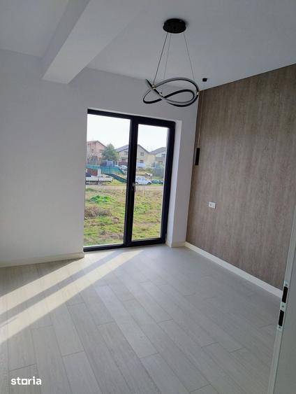 Casă cu 4 camere cu Teren 170 Mp în Brănești