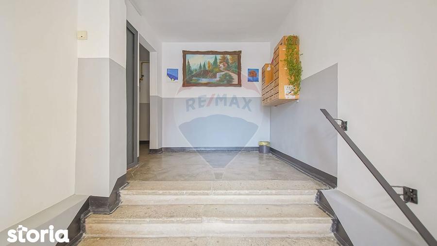 Apartament cu 2 camere decomandat în Triaj