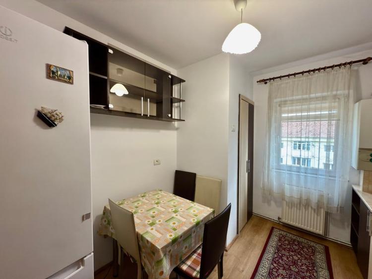 Apartament cu 2 camere decomandat, mobilat în Mihai Viteazul