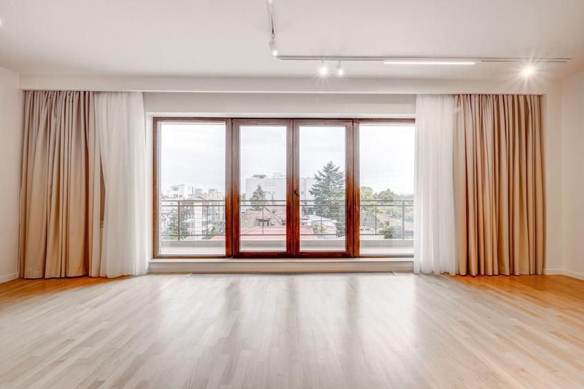 Apartament cu 4 camere decomandat, mobilat în Aviatorilor