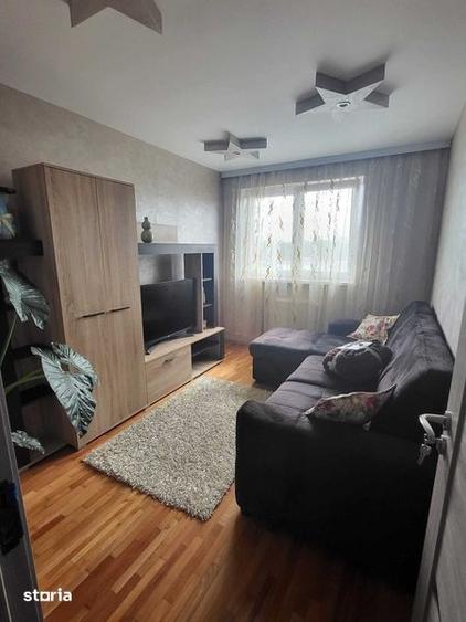 Apartament cu 3 camere semidecomandat în Central