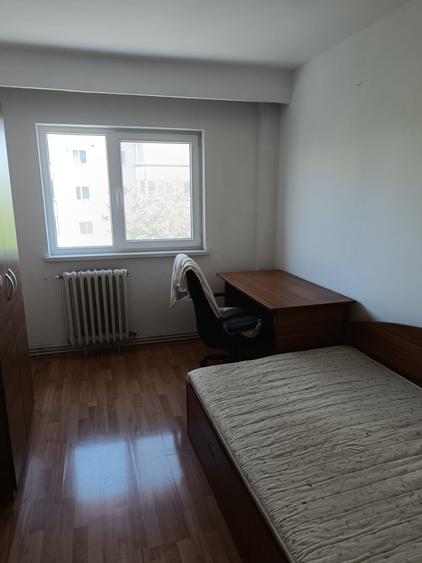 Apartament cu 4 camere în Mărăști