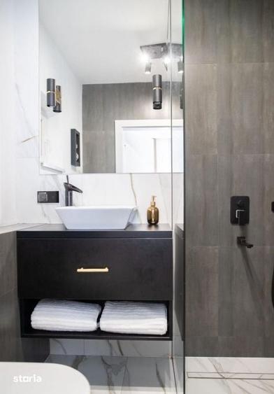 Apartament cu 3 camere semidecomandat în Ciupercenii Noi