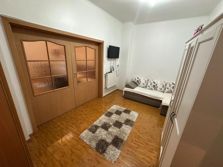 Apartament cu 2 camere decomandat, mobilat în Victoriei
