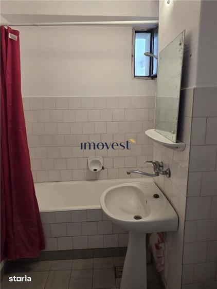 Apartament cu 3 camere decomandat în Soarelui