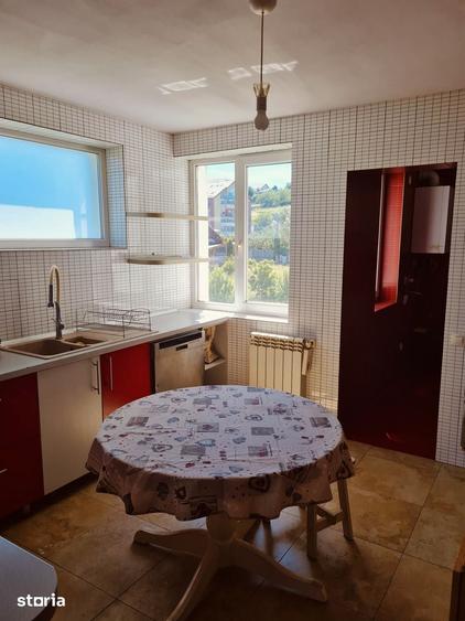 Apartament cu 4 camere decomandat în Ștrand